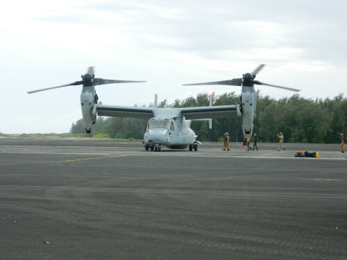 An Osprey drops the crew off at Midway Island where they meet up with other Northwest Hawaiian Island evacuees. Photo by Darlene Olsen-Host.