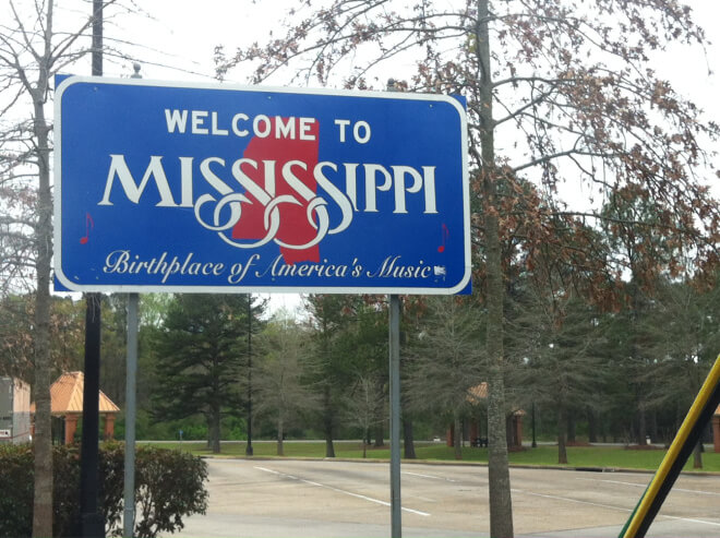Entering Mississippi. Photo by Bruce Beehler